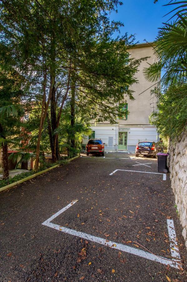 Apartment Adrija